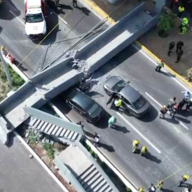 Caída de puente peatonal